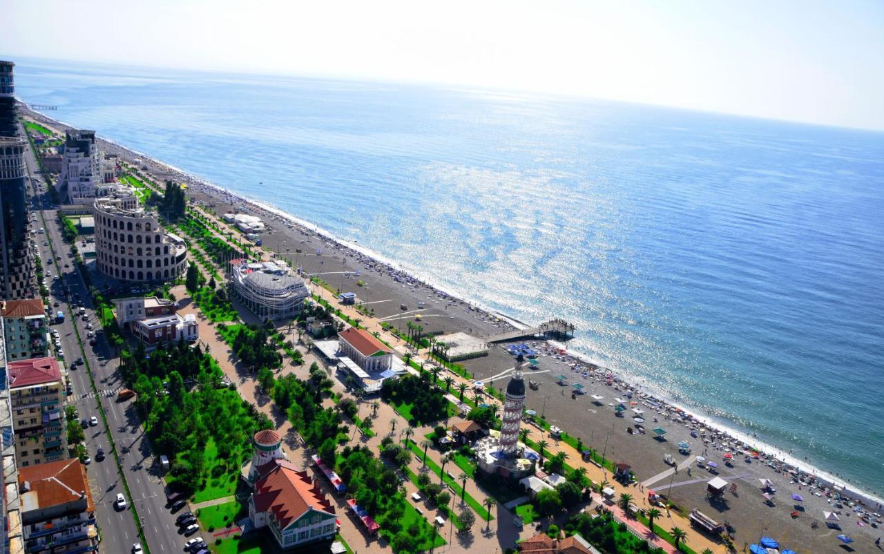 Appartamento Skyscraper Batumi Esterno foto
