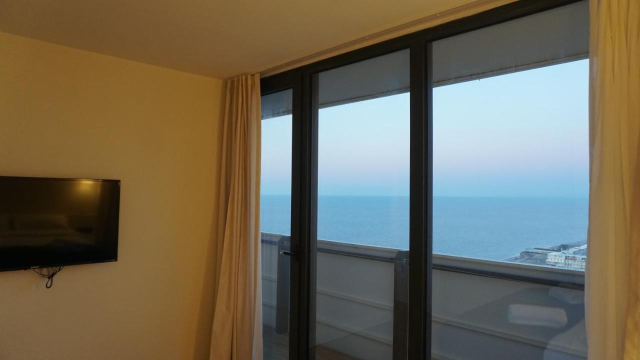 Appartamento Skyscraper Batumi Esterno foto